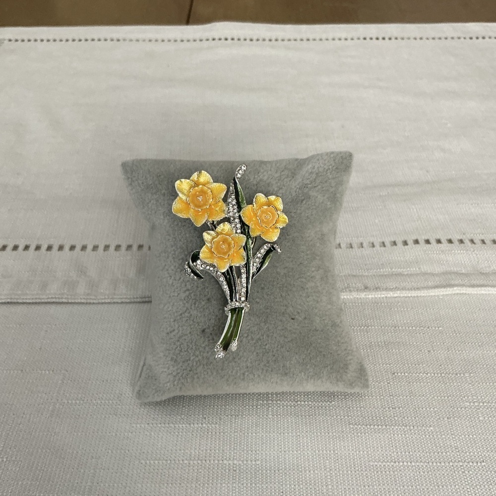 Napier by Eugene Bertollli Daffodil Flower Silver Tone Brooch